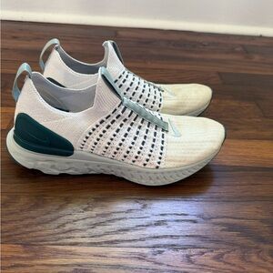 Women’s Nike React Phantom Run Flykit 2 Slip On Running Shoes